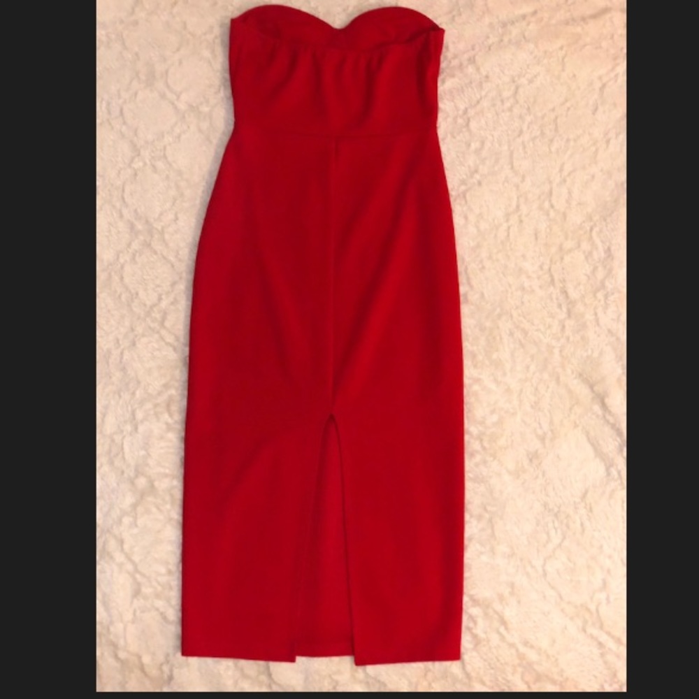 Red dress - Picture 3 of 4